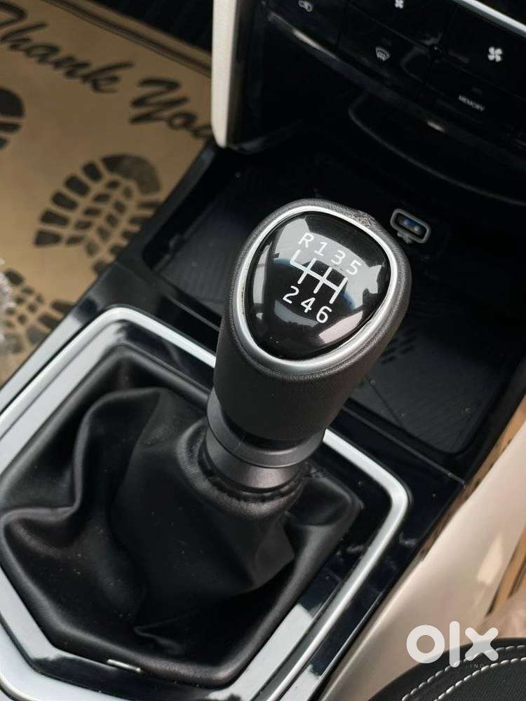 Mahindra Xuv 3xo Ax5 Pm Mt, 2024, Petrol