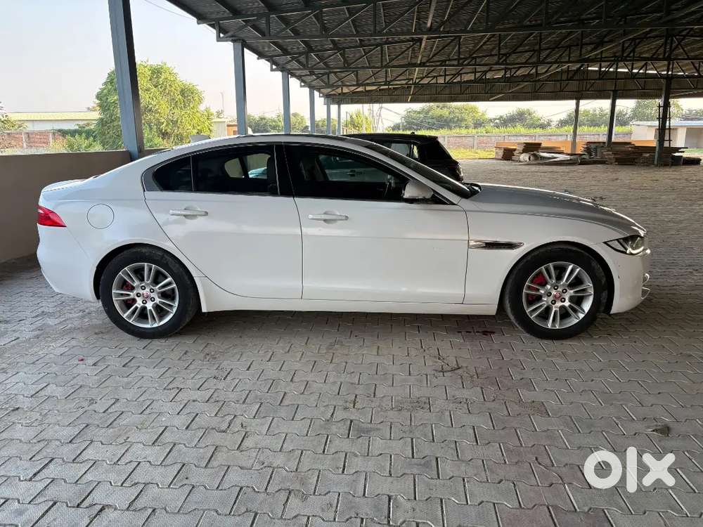Jaguar Xe Portfolio 2019