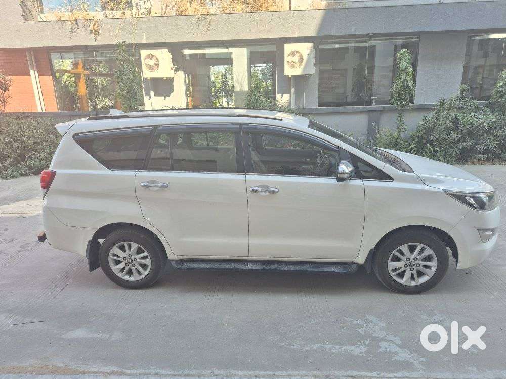 Toyota Innova Crysta 2.8z Automatic, 2017, Diesel