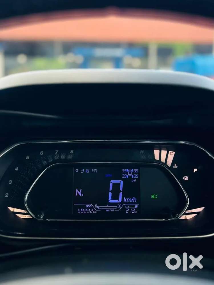 Tata Nexon Topmodel  Xza+sunroof