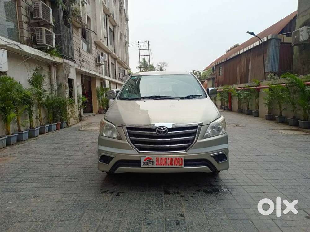 Toyota Innova 2.5 G (diesel) 8 Seater Bs Iv, 2015, Diesel
