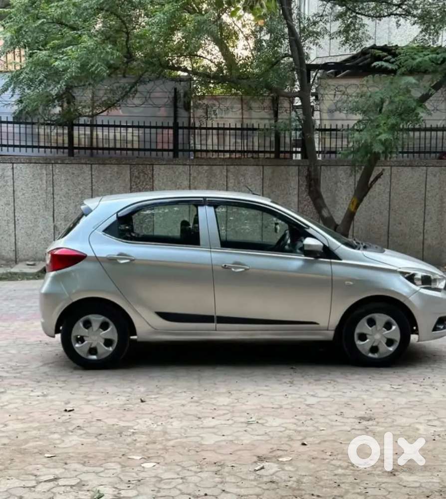 Car Tata Tiago Cng + Petrol