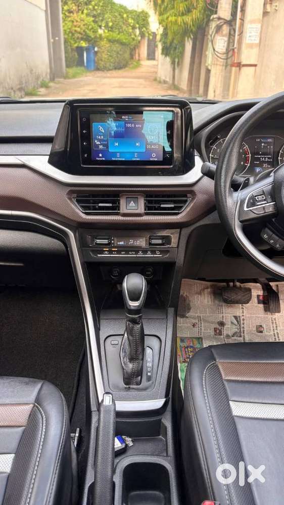 Maruti Suzuki Brezza, 2023, Petrol