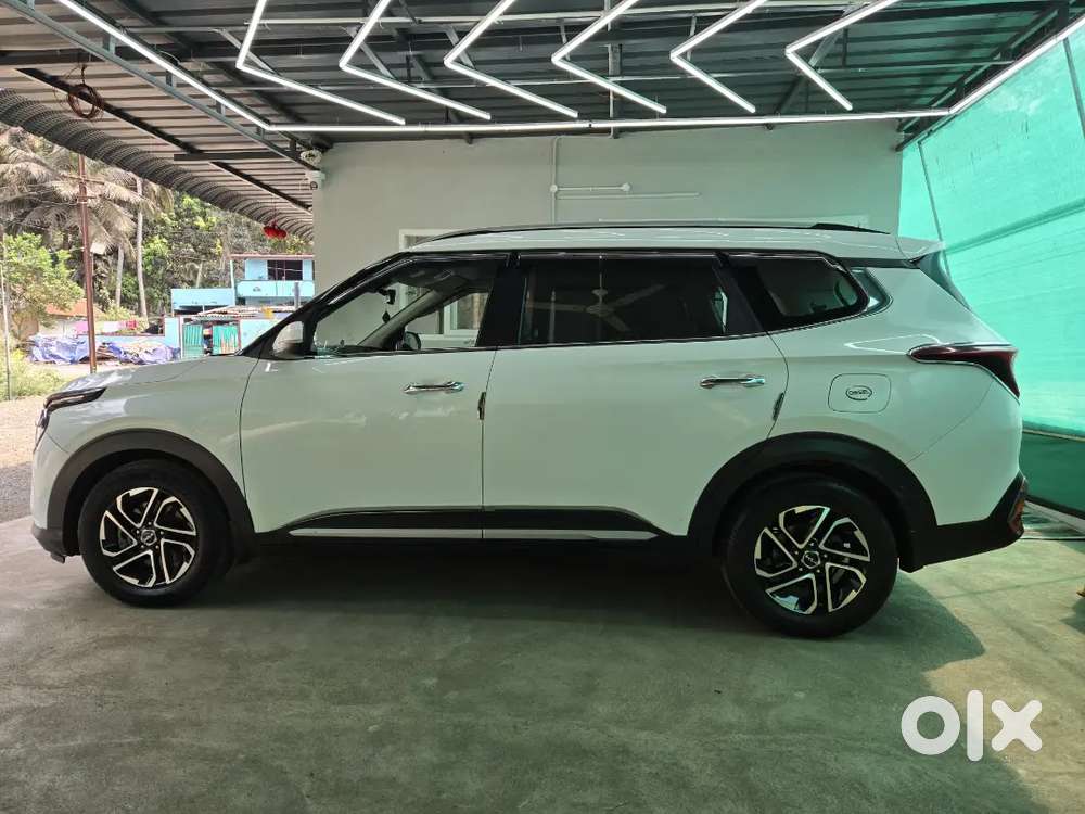 Kia Carens Luxury Plus, Top End Vehicle