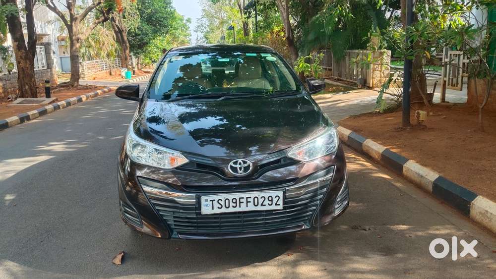 Toyota Yaris J Cvt, 2018, Petrol