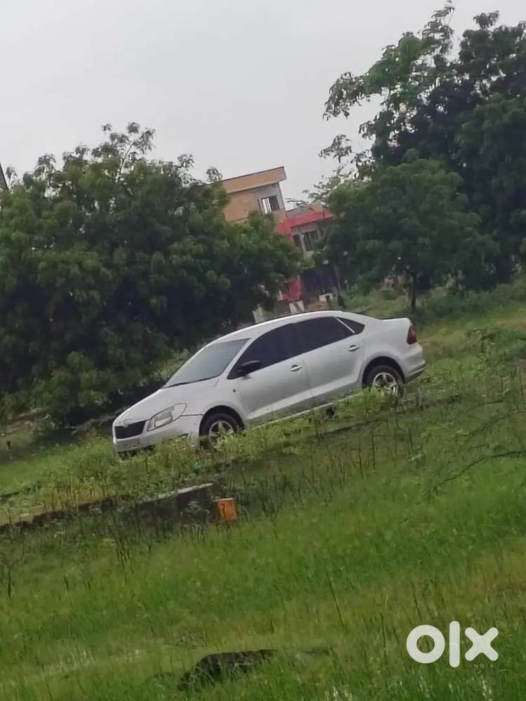 Skoda Rapid 2013 Diesel 120000 Km Driven