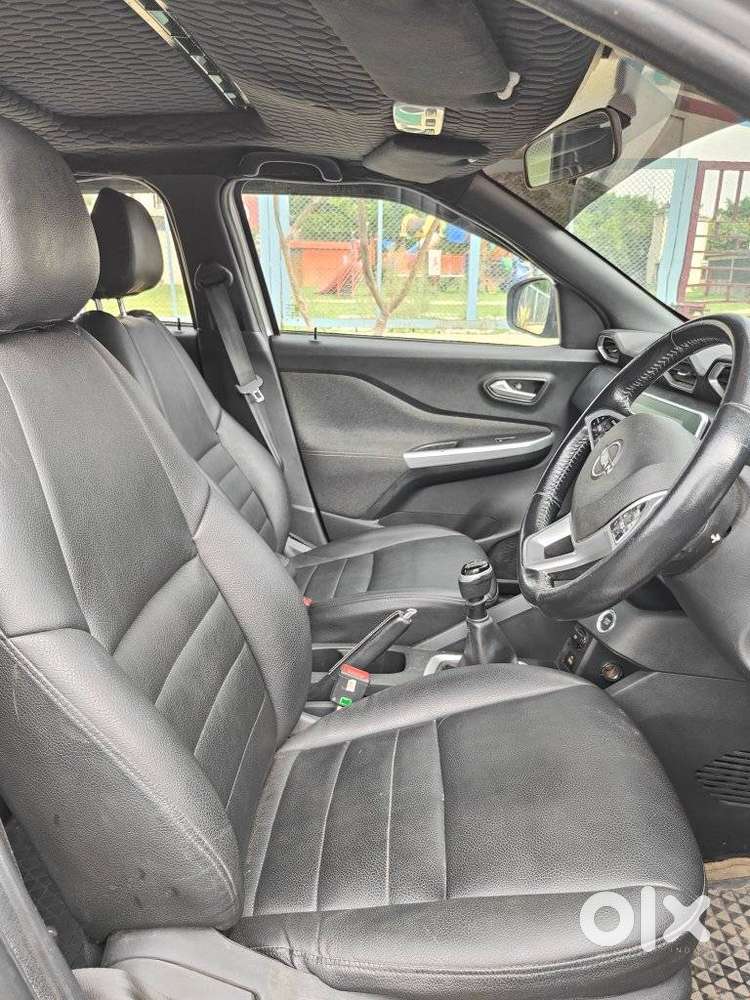 Nissan Magnite 1.0 Xv Premium, 2021, Petrol