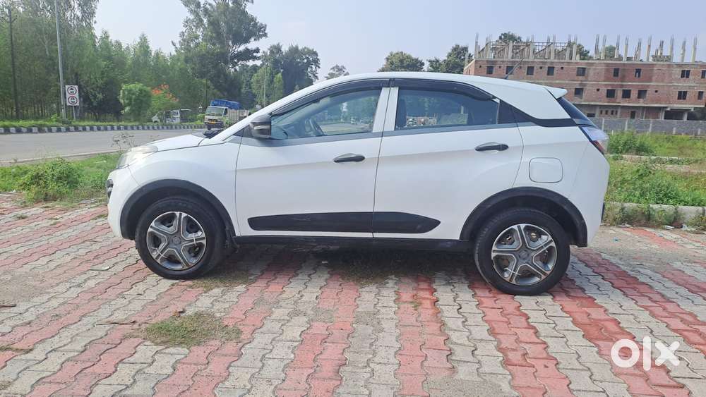 Tata Nexon 1.5 Revotorq Xm, 2018, Diesel
