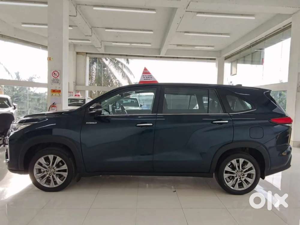 Toyota Innova Hycross 2.0 Zx (o) Hybrid 7 Str, 2024, Petrol