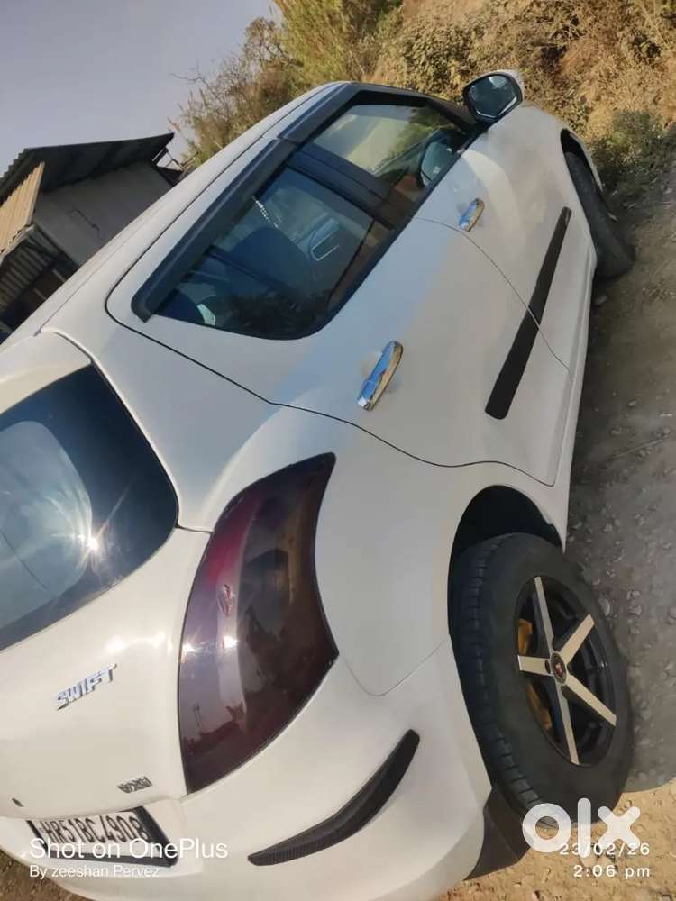 Maruti Suzuki Swift Vxi 2015 Petrol Alloy Wheels