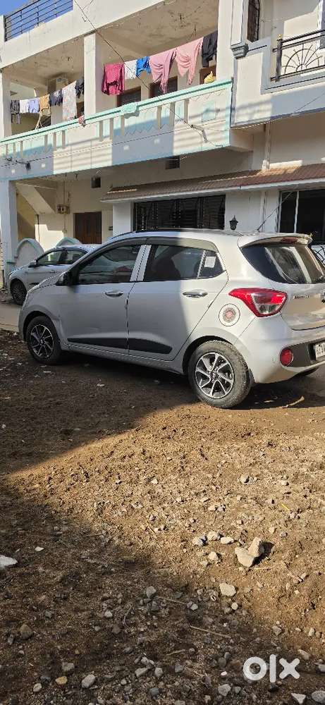Grand I10 Asta Teacger Person Car