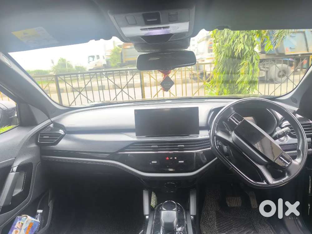 Tata Safari Accomplished Plus 6 Str Dark Addition 2024