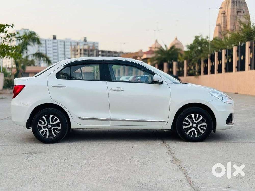 Maruti Suzuki Dzire 1.2 Vxi, 2022, Petrol