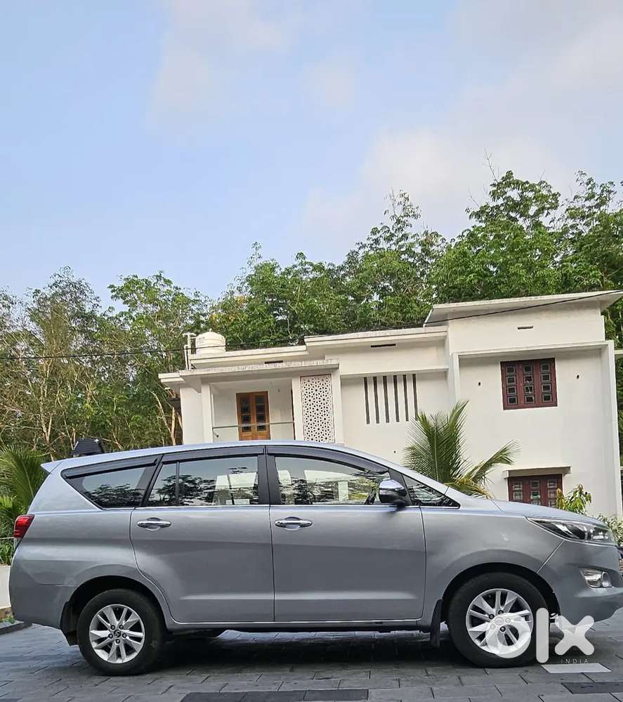 Toyota Innova Crysta 2016 Diesel Well Maintained