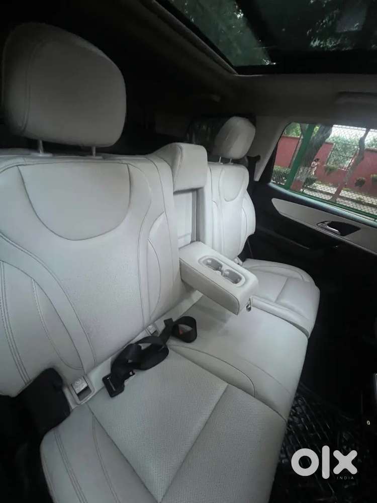 2023 Mahindra Xuv700 Ax7 Diesel Awd