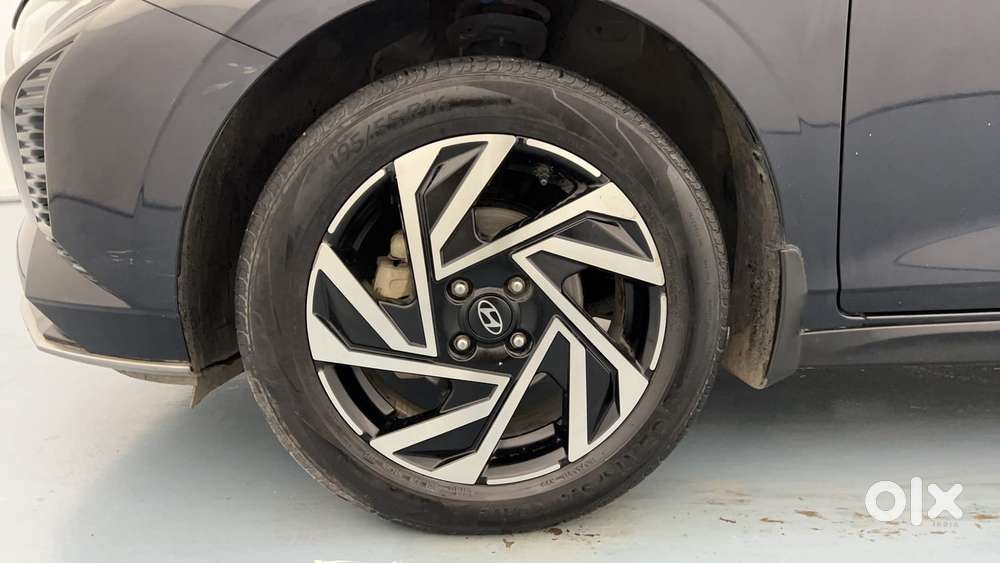 Hyundai I20 Asta (o) 1.2 Mt, 2023, Petrol