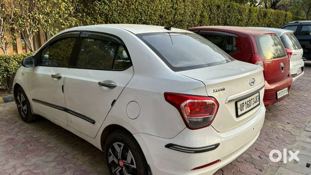 Hyundai Xcent Petrol 2015
