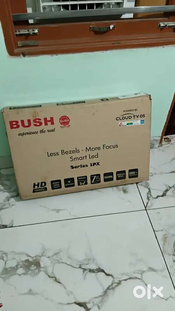 32 INCH SMRAT LED URGENT SELL MONY PROBLEM 2 month old