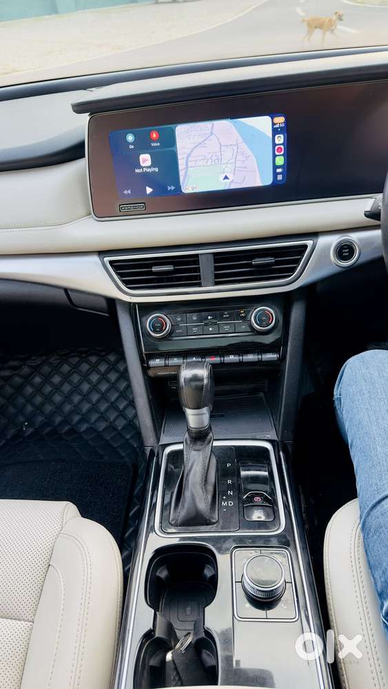 Mahindra Xuv700 2.2 Ax 7 Diesel At Luxury Pack Str Awd, 2022, Diesel