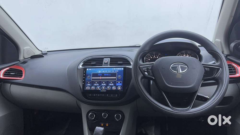 Tata Tiago Xza, 2018, Petrol