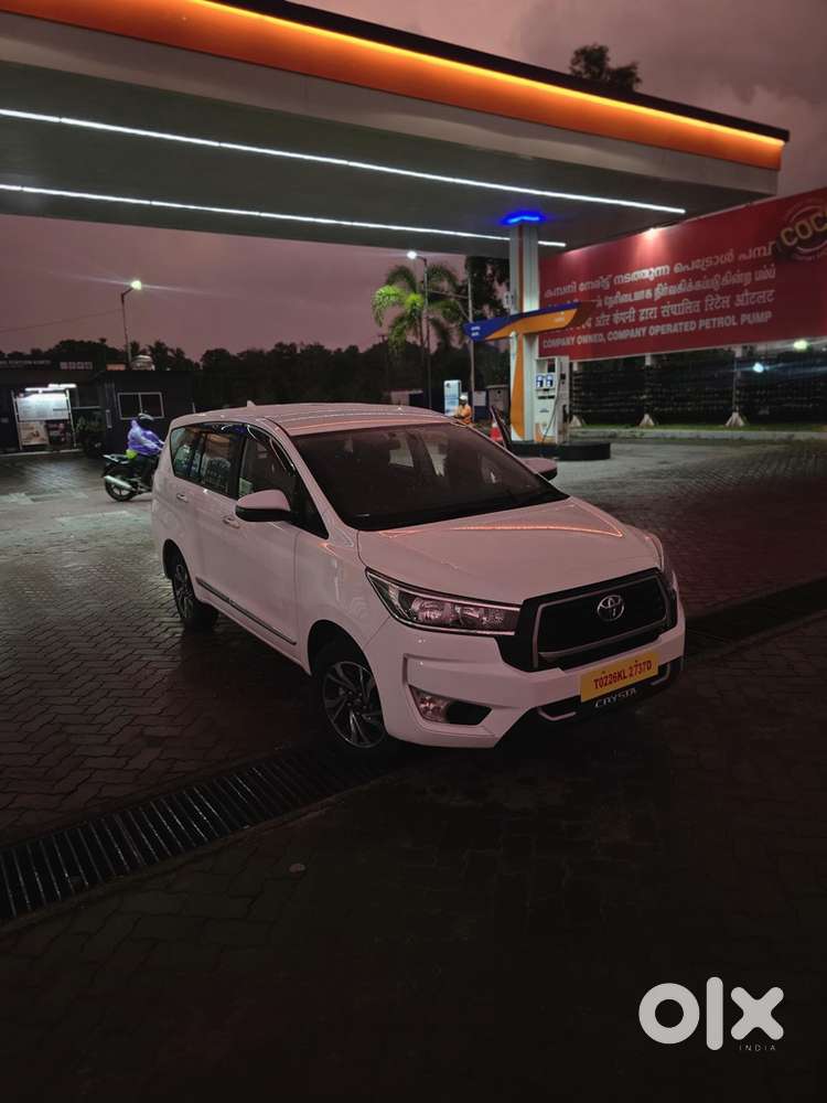 Toyota Innova Crysta 2026 Diesel 700 Km Driven