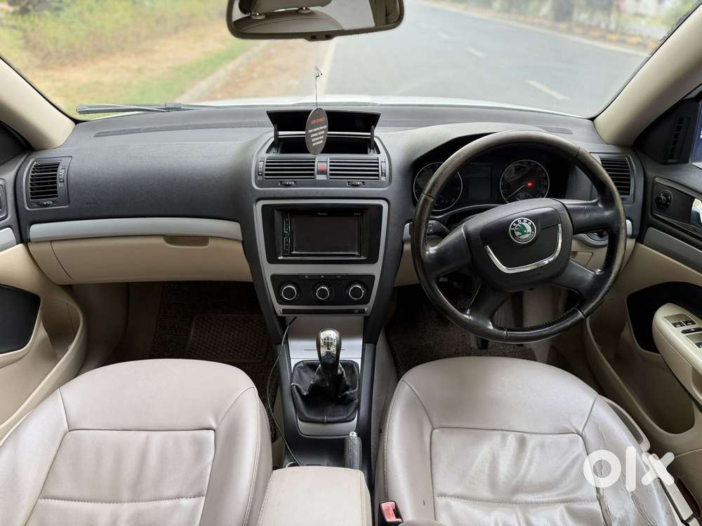 Skoda Laura 1.8 Tsi Ambiente, 2009, Petrol