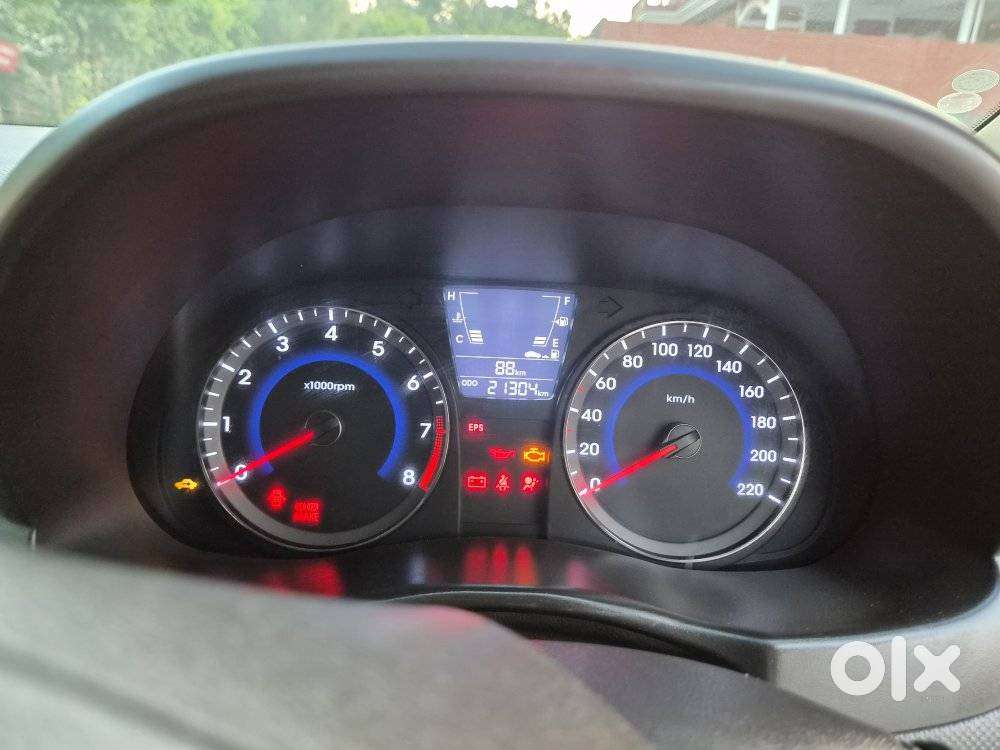 Hyundai Verna Fluidic 1.6 Vtvt Sx Opt, 2014, Petrol