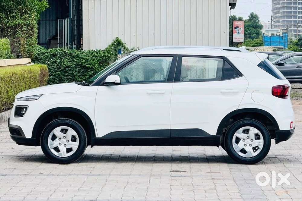 Hyundai Venue 1.2 S (o), 2021, Petrol