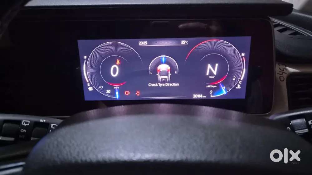 Mahindra Xuv700 Diesel Mt 2025