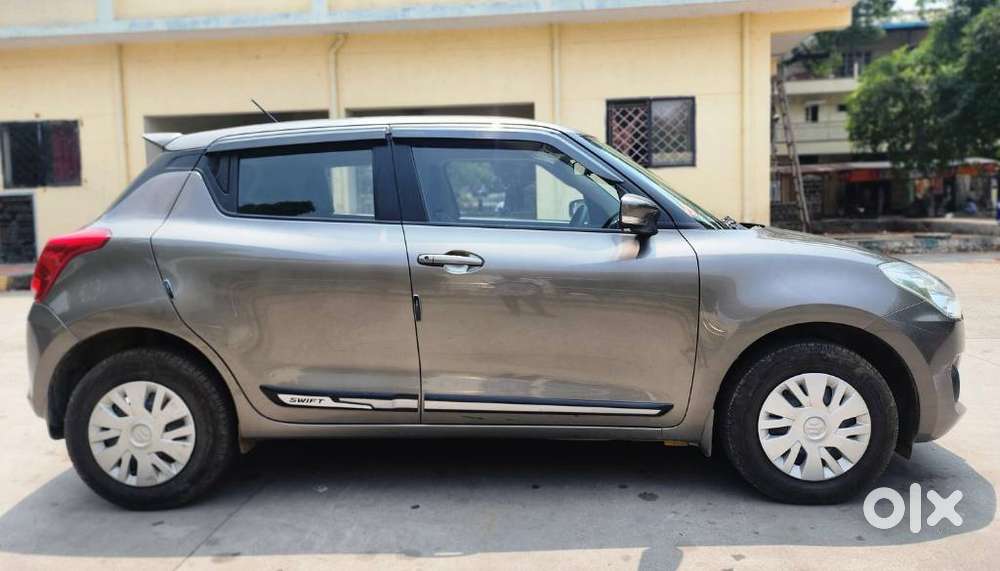 Maruti Suzuki Swift Vxi + Manual, 2021, Petrol