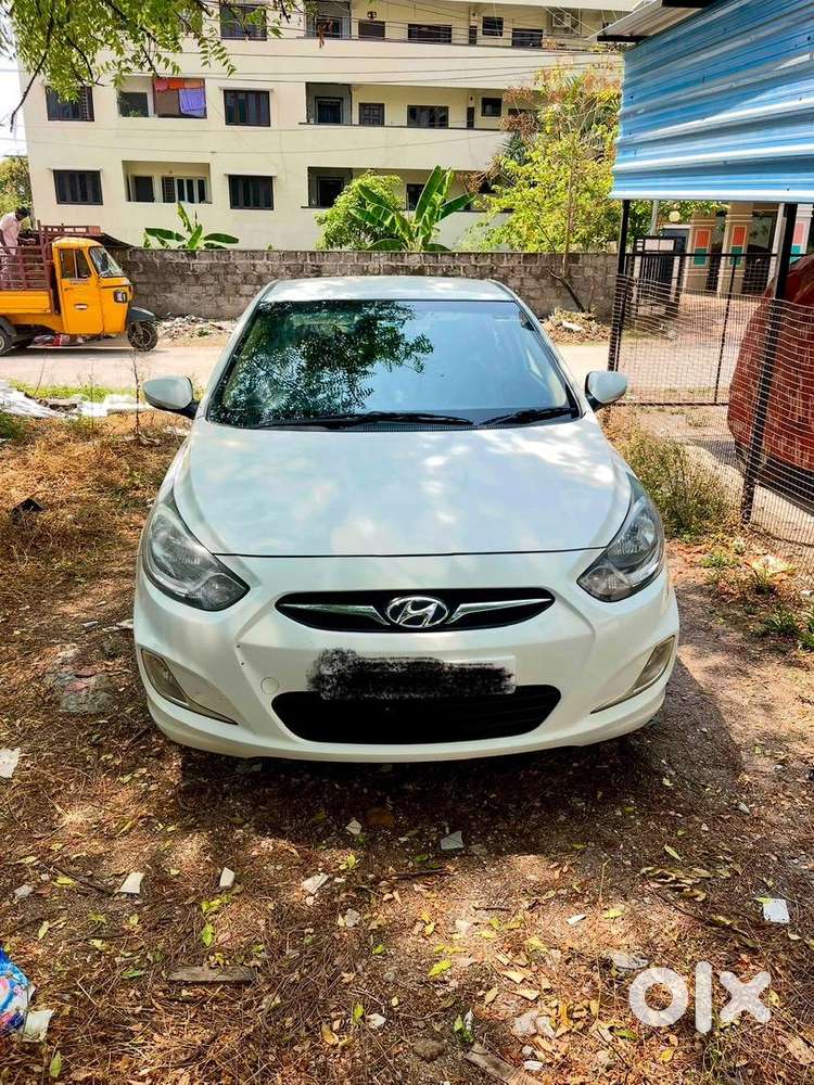Hyundai Verna 2012
