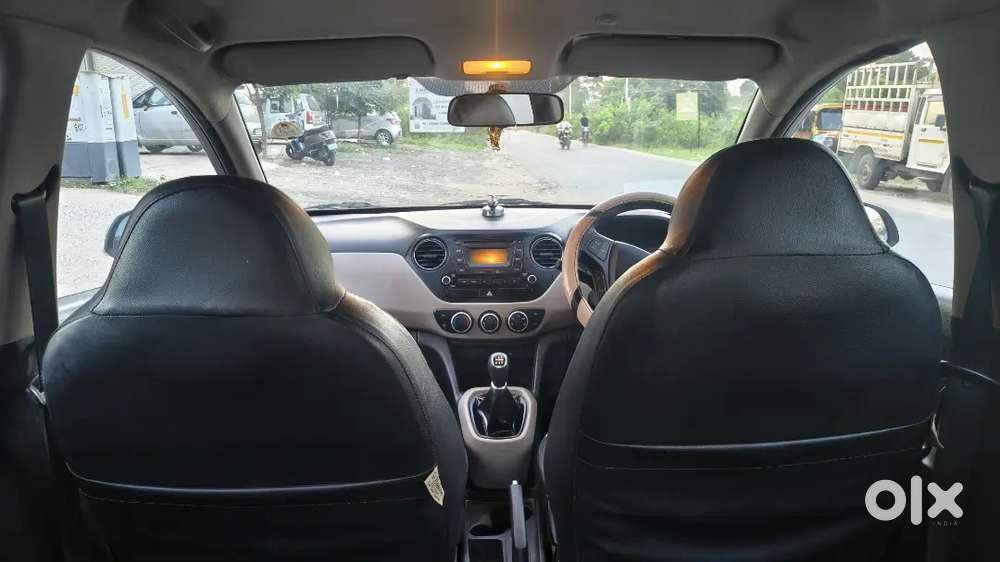 Hyundai Grand I10 Crdi 2015 Silver Color