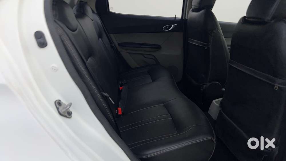 Tata Tiago Xza, 2017, Petrol