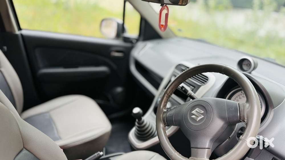 Maruti Suzuki Ritz Vxi, 2012, Petrol