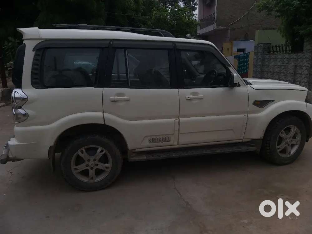 Mahindra Scorpio S10 2016 Car