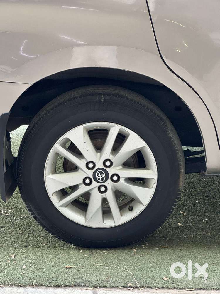 Toyota Innova Crysta 2.4 V 8 Str, 2017, Diesel