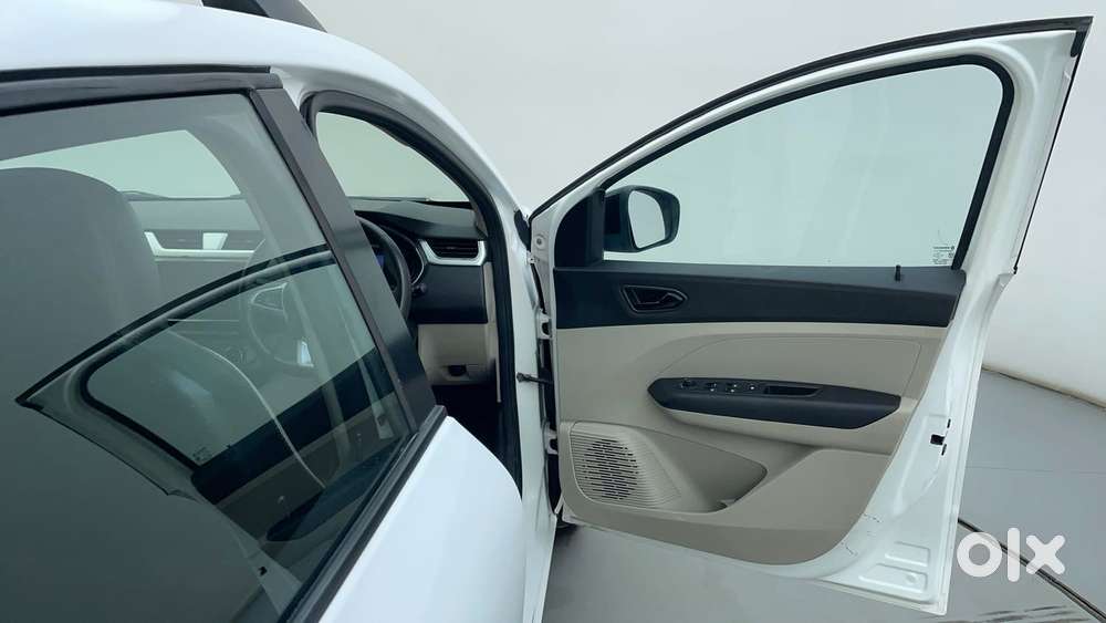 Renault Triber Rxz, 2022, Petrol