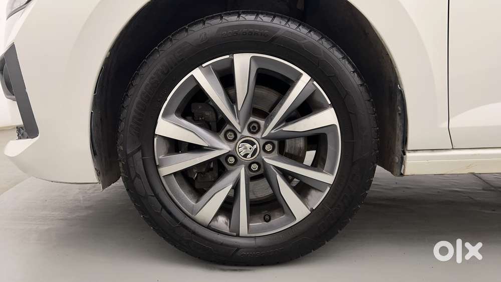 Skoda Slavia Style 1.5l Tsi Dsg, 2022, Petrol