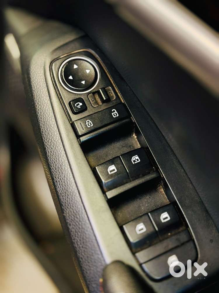 Tata Curvv Accomplished Plus A 1.2 Hyperion Gdi Petrol 6mt, 2025, Pe..