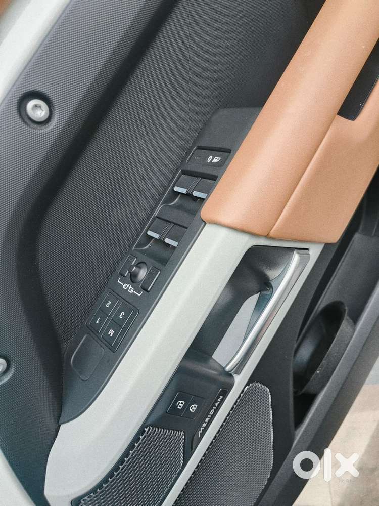 Land Rover Defender 2023 Year