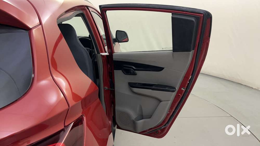 Mahindra Kuv 100 2016-2017 Mfalcon G80 K4, 2017, Petrol