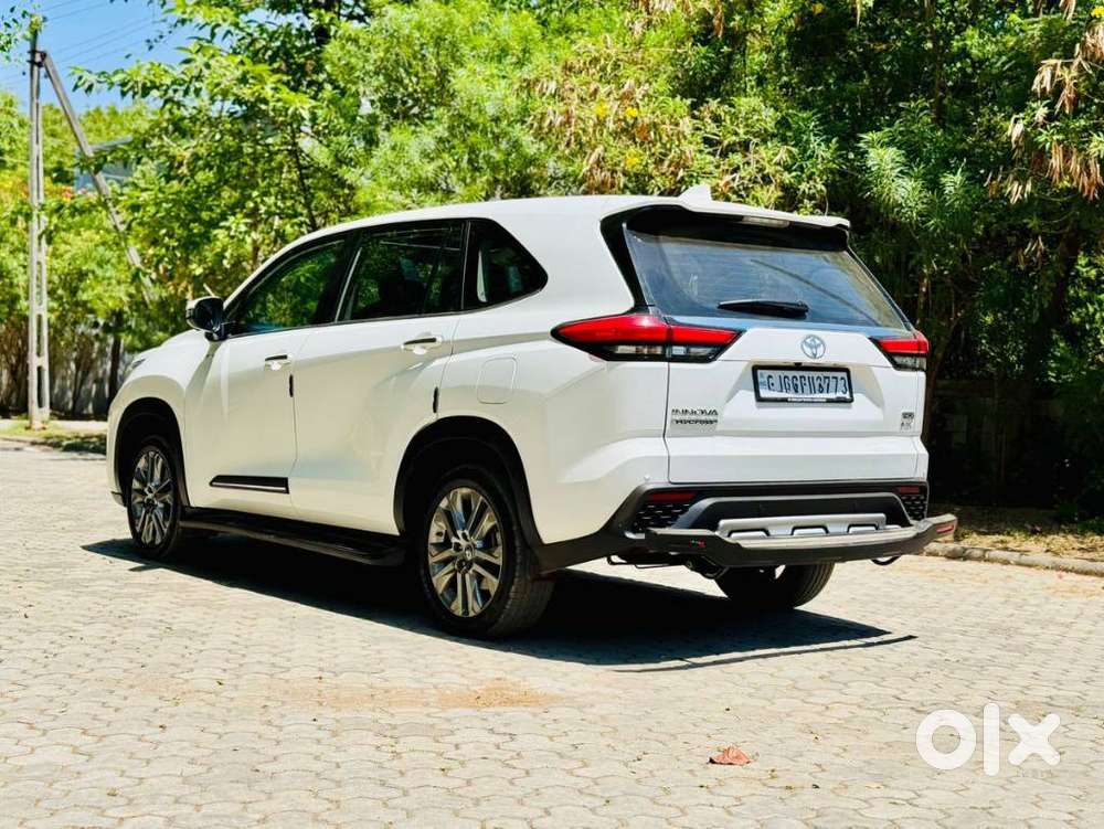 Toyota Innova Hycross 2.0 Zx (o) Hybrid 7 Str, 2026, Petrol