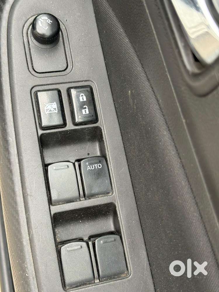 Maruti Suzuki Swift 1.2 Vxi (o), 2023, Petrol