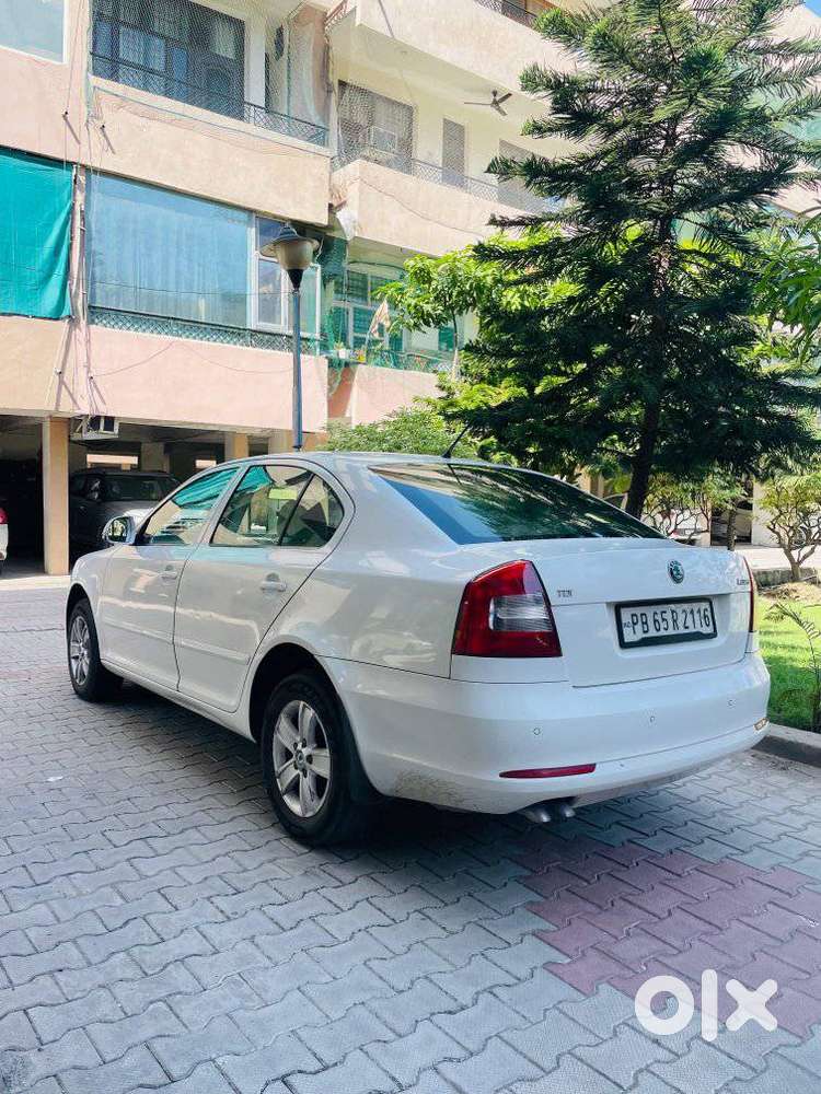 Skoda Laura Ambition 2.0 Tdi Cr Mt, 2012, Diesel