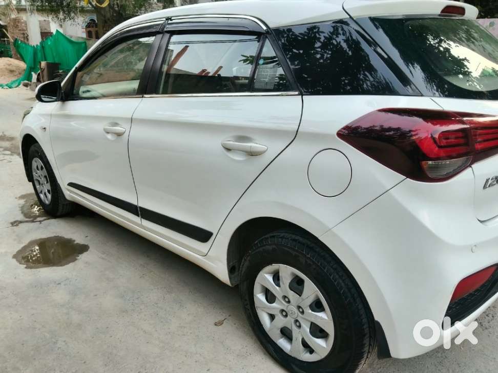 Hyundai I20 Petrol Cvt Magna Executive, 2018, Petrol
