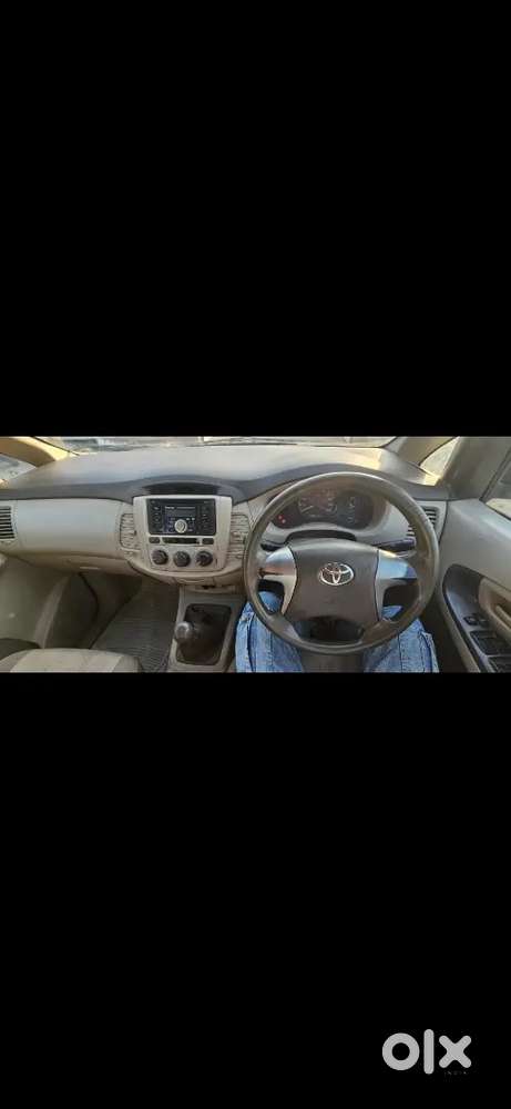 Toyota Innova 2012