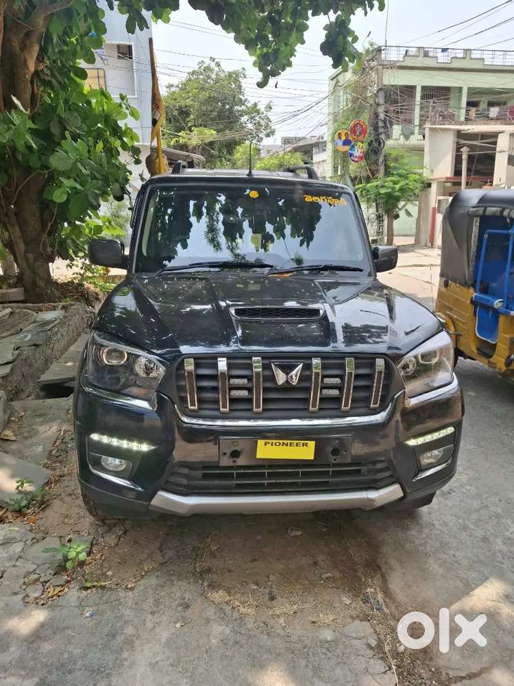 Showroom Track Vehicle