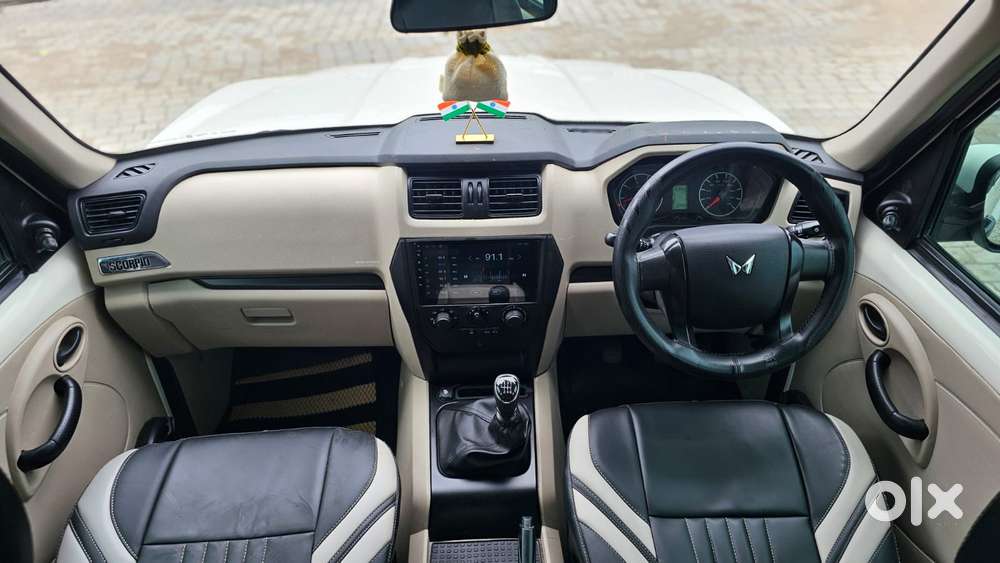 Mahindra Scorpio Classic 2.2 S Mt 9 Str, 2025