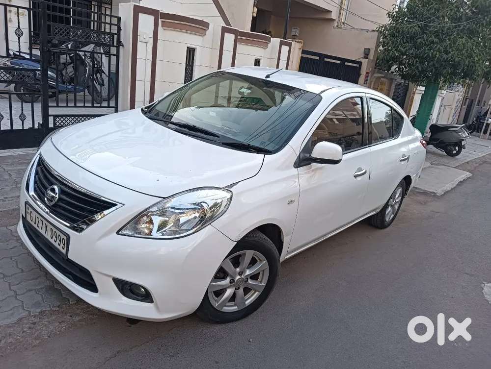 Nissan Sunny 2012