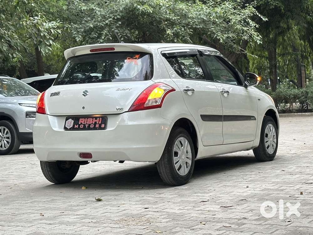Maruti Suzuki Swift Vxi Abs Bsiv, 2014, Petrol